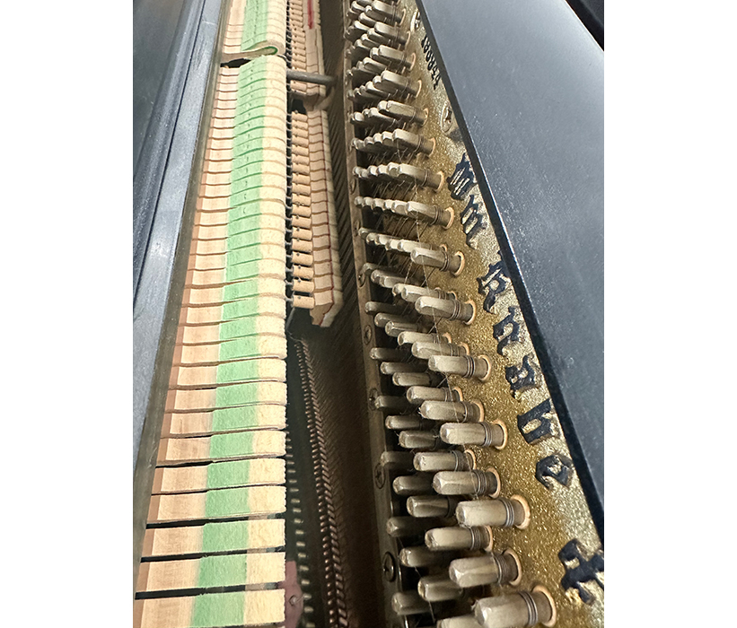Knabe Console